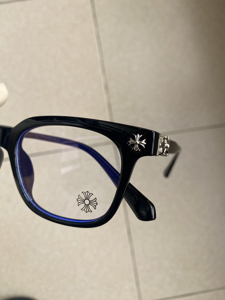 Dual Bundle — Gray-Silver + Black-Silver Glasses