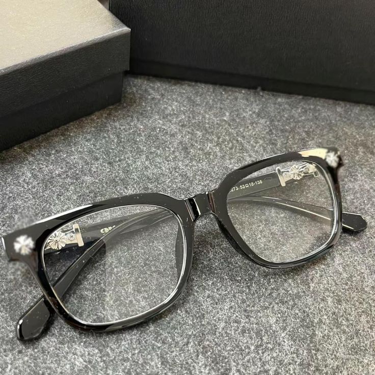 Dual Bundle — Gray-Silver + Black-Silver Glasses