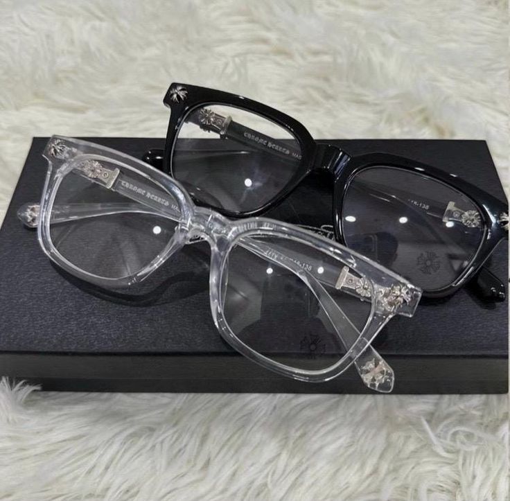Dual Bundle — Gray-Silver + Black-Silver Glasses